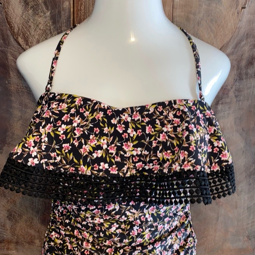 Floral Ruffle  Swimsuit - Picture 2 of 6